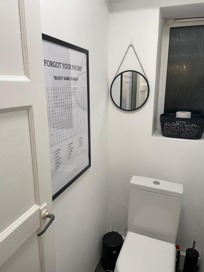 Lovely 2Bedroom 4Mins From Wimbledon Station London Bagian luar foto