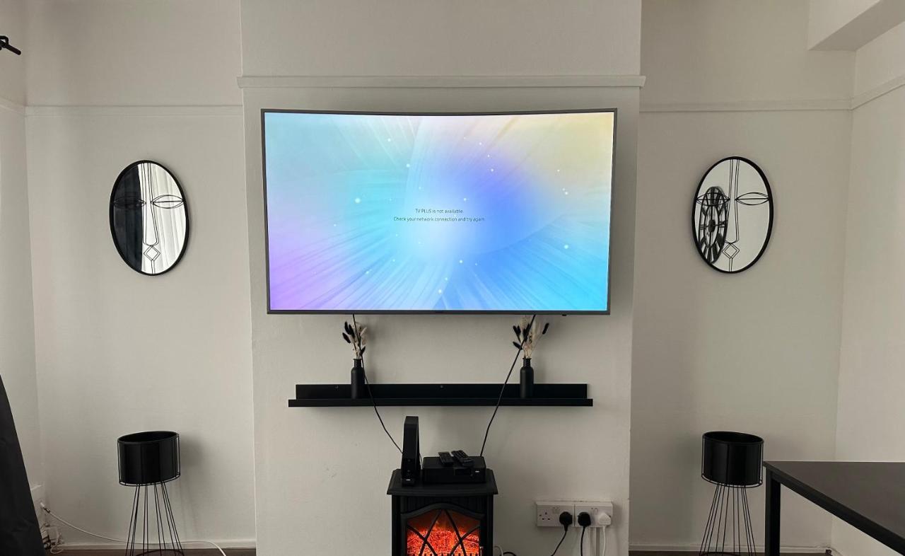 Lovely 2Bedroom 4Mins From Wimbledon Station London Bagian luar foto