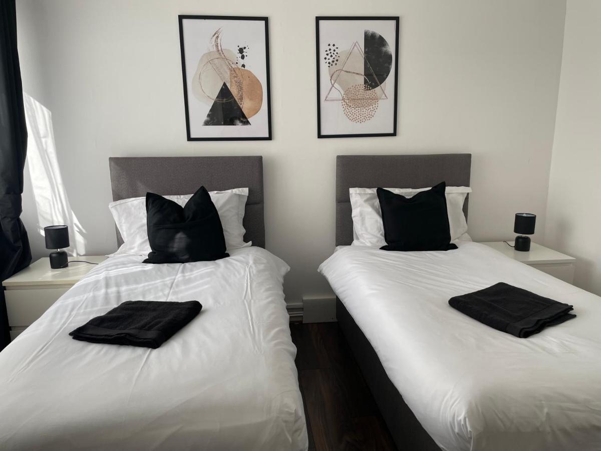 Lovely 2Bedroom 4Mins From Wimbledon Station London Bagian luar foto