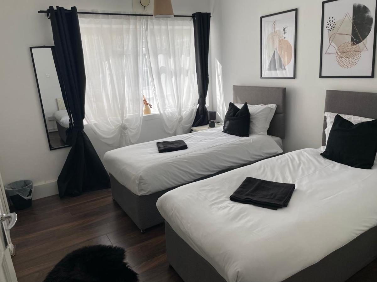 Lovely 2Bedroom 4Mins From Wimbledon Station London Bagian luar foto