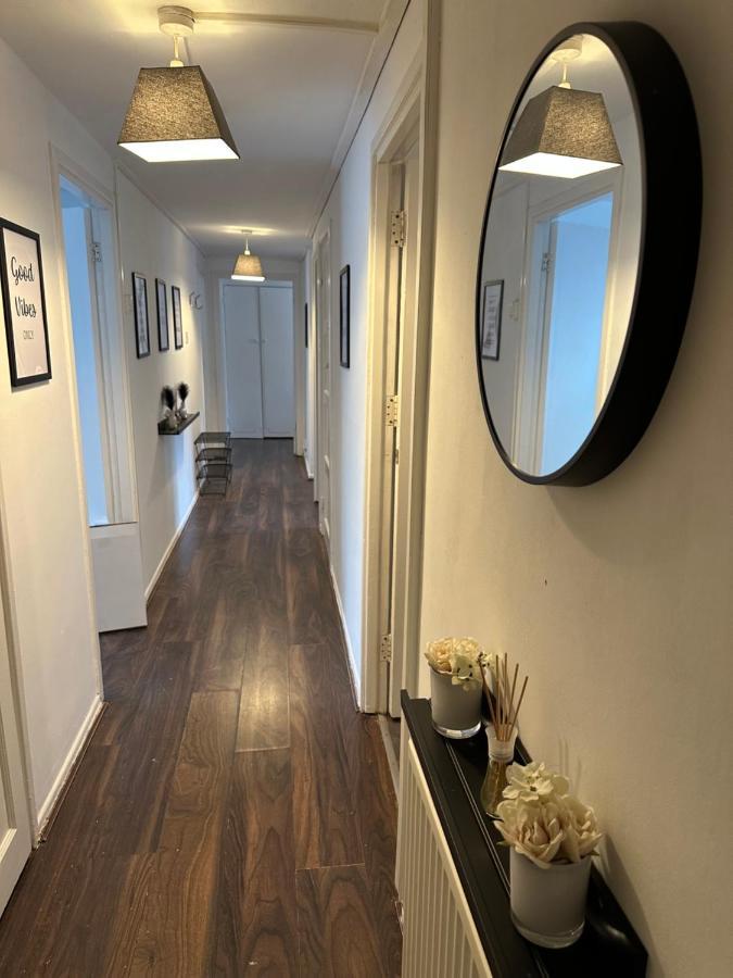 Lovely 2Bedroom 4Mins From Wimbledon Station London Bagian luar foto
