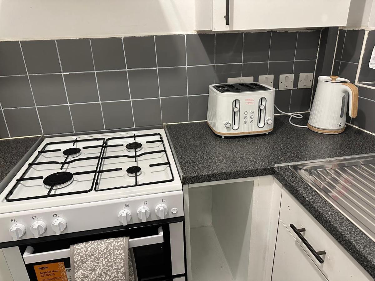 Lovely 2Bedroom 4Mins From Wimbledon Station London Bagian luar foto